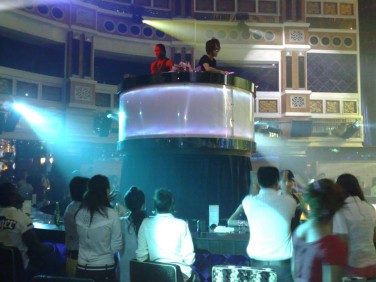 旋轉(zhuǎn)升降舞臺