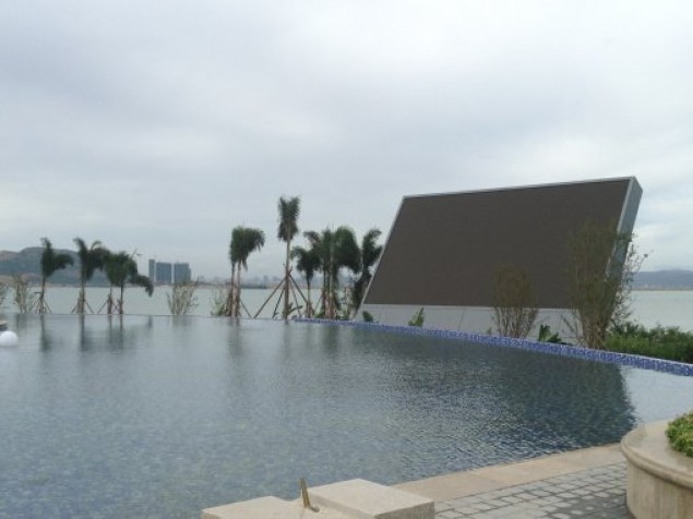 華楠駿業(yè)翻轉(zhuǎn)屏