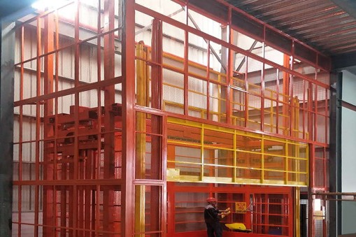 購買固定式升降機要注意是否有緊急下降裝置