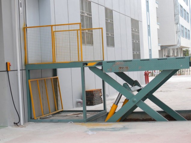 特種行業(yè)升降機(jī)