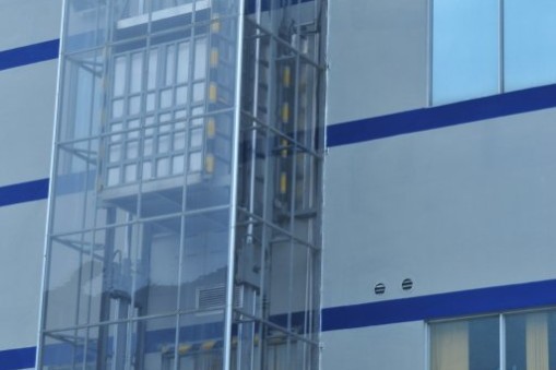 液壓升降機(jī)使用時(shí)提升緩慢的原因是什么？