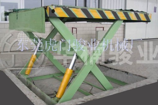 液壓升降平臺(tái)零配件不可隨便購買