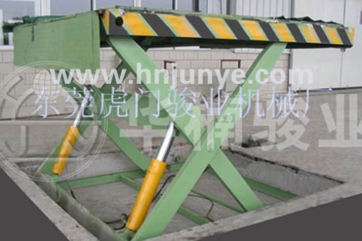 銀川升降機(jī)廠家、移動(dòng)式升降平臺(tái)廠家