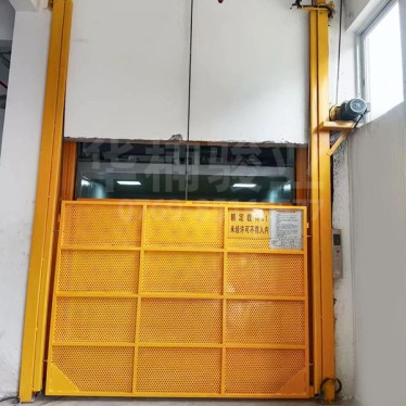 紡織行業(yè)公司升降機(jī)