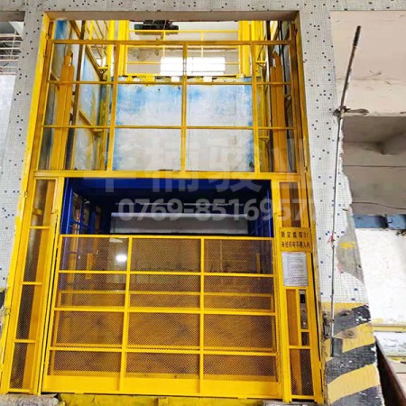 玻璃行業(yè)公司專用升降機