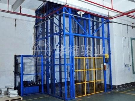 引起液壓升降機臺面滑落原因及解決方法 引起液壓升降機臺面滑落原因及解決方法