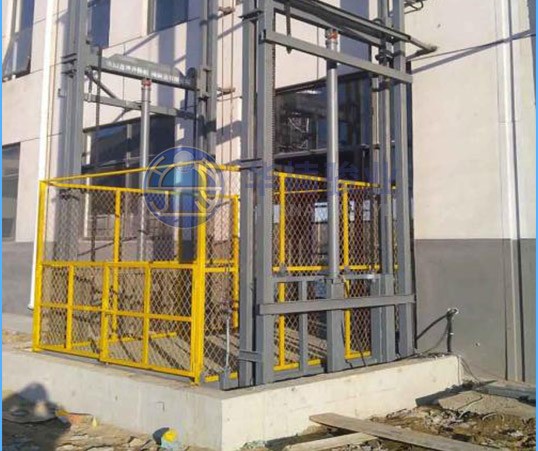 導(dǎo)軌式液壓升降機(jī)安裝知識(shí)